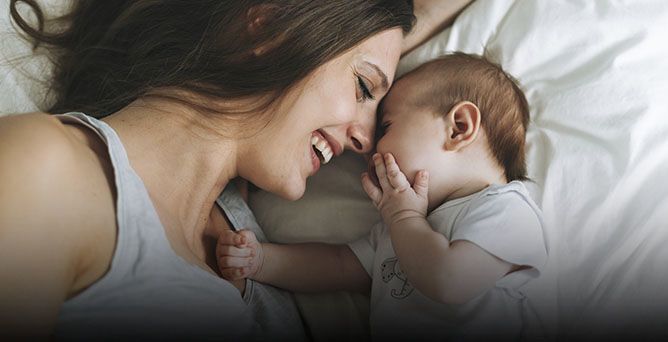 https://www.chicco.com.ar/dw/image/v2/BJJJ_PRD/on/demandware.static/-/Sites-Chicco-Argentina-Library/es_AR/dw971a5a22/site/13-Consejos/Articulos/crecimiento-del-bebe/BEBE_2_MES_1440X810.jpg